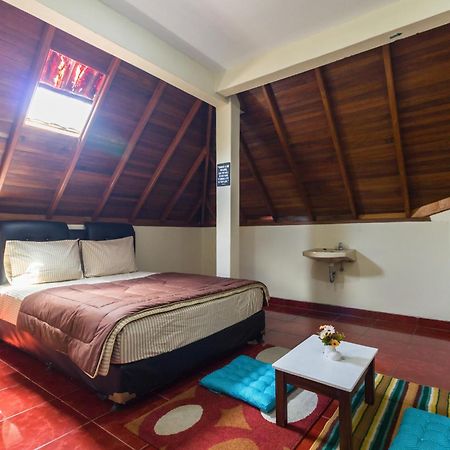 Pele Guesthouse バンドゥン エクステリア 写真