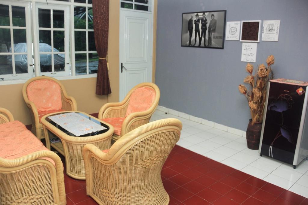 Pele Guesthouse バンドゥン エクステリア 写真