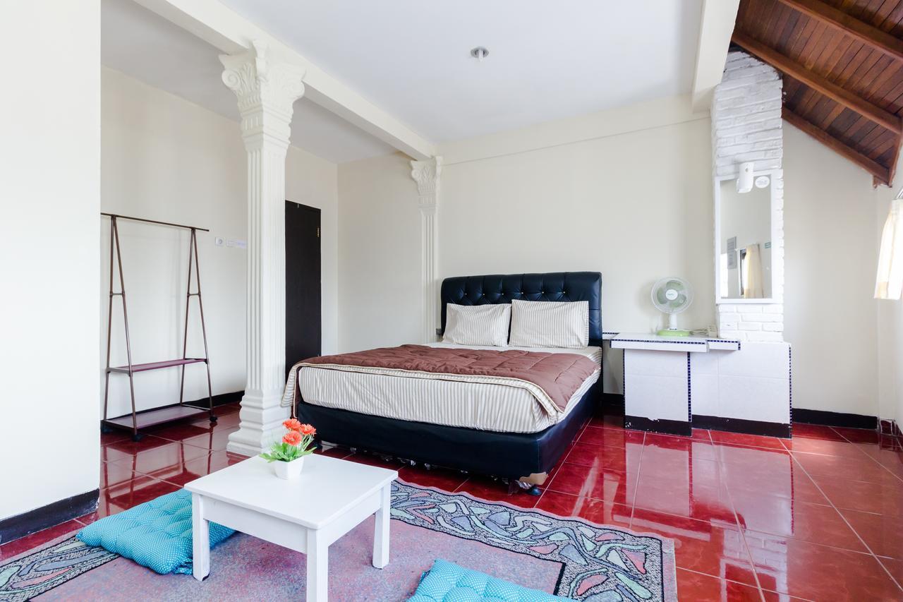 Pele Guesthouse バンドゥン エクステリア 写真
