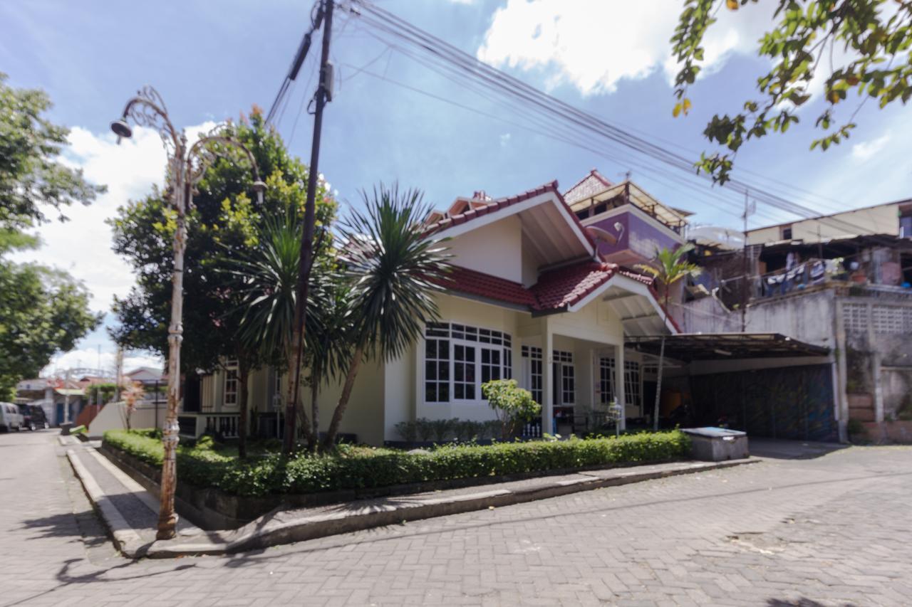 Pele Guesthouse バンドゥン エクステリア 写真