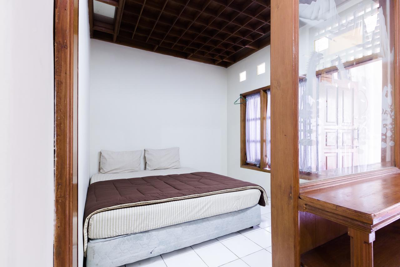 Pele Guesthouse バンドゥン エクステリア 写真