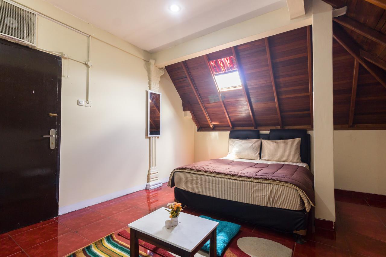 Pele Guesthouse バンドゥン エクステリア 写真