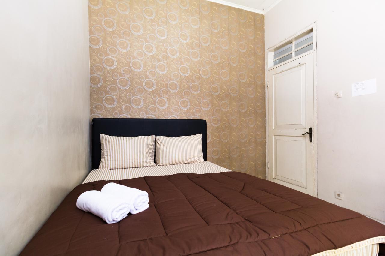 Pele Guesthouse バンドゥン エクステリア 写真