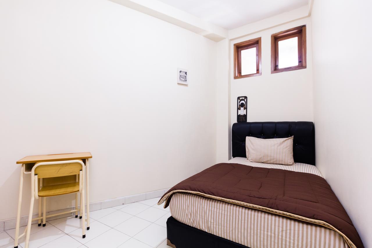 Pele Guesthouse バンドゥン エクステリア 写真