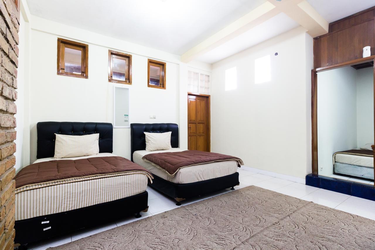 Pele Guesthouse バンドゥン エクステリア 写真