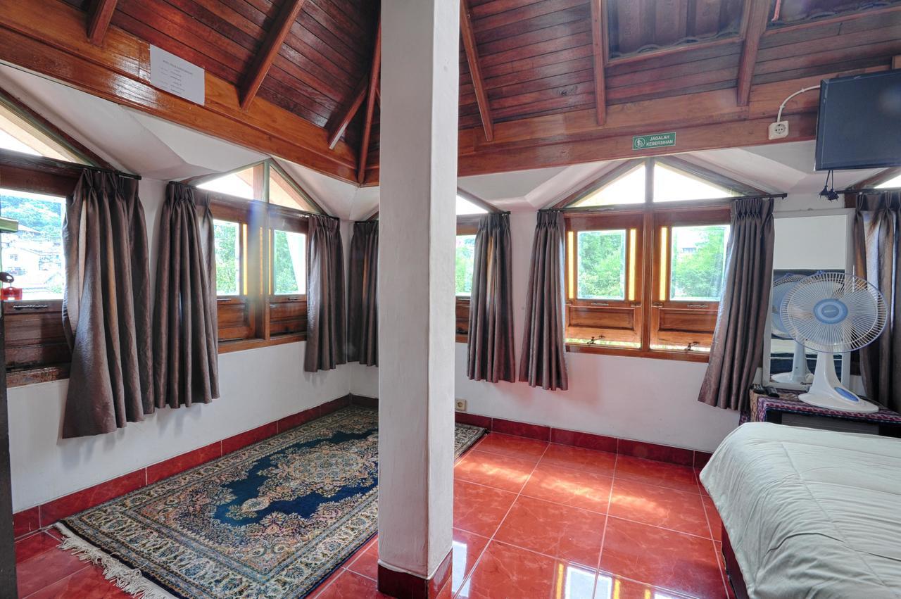 Pele Guesthouse バンドゥン エクステリア 写真